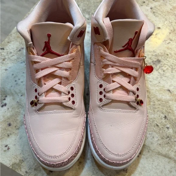 Air Jordan 3 Retro Vday - Picture 2 of 5